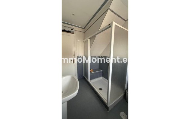 Resale - Townhouse - Inland  - Guaro