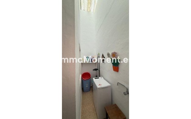 Resale - Townhouse - Inland  - Guaro