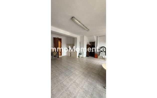 Resale - Townhouse - Inland  - Guaro