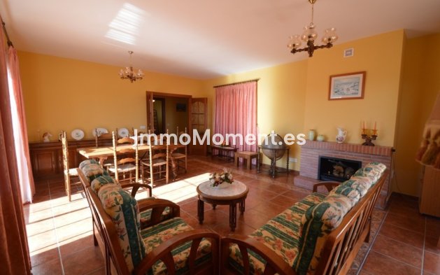 Wiederverkauf - Freistehende Villa - Benalmadena - Benalmadena Centro