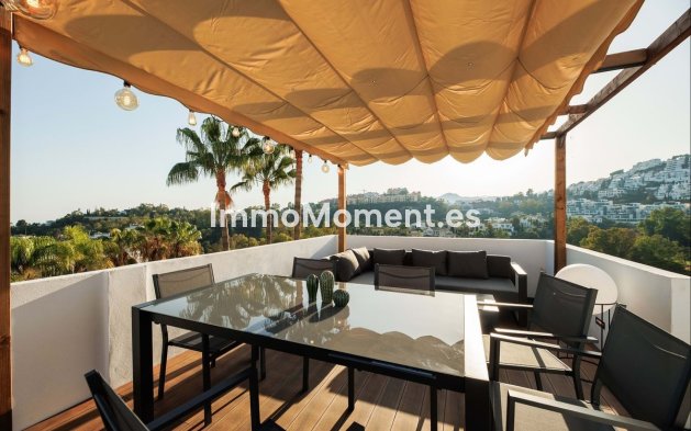 Resale - Apartment - Benahavís - La Quinta