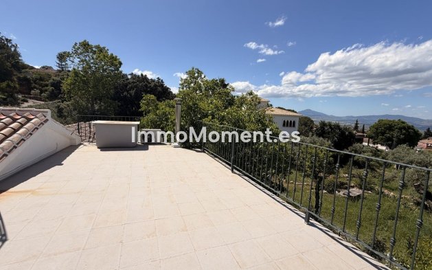 Wiederverkauf - Freistehende Villa -   Inländisch - Alhaurín el Grande Centro