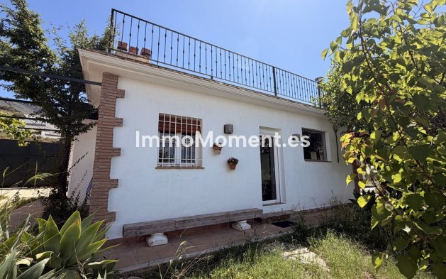 Wiederverkauf - Freistehende Villa -   Inländisch - Alhaurín el Grande Centro