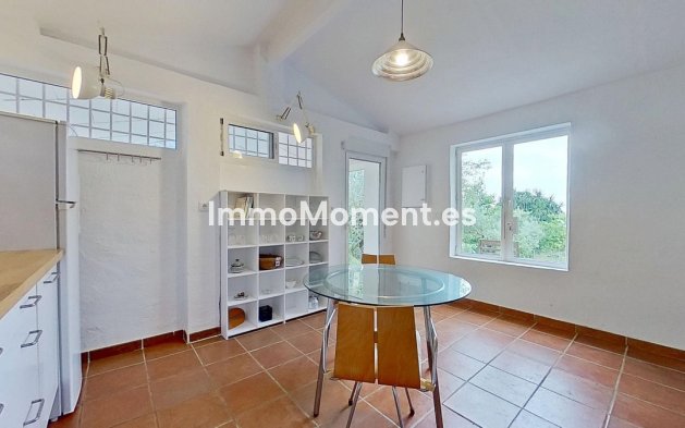 Wiederverkauf - Freistehende Villa -   Inländisch - Alhaurín el Grande Centro