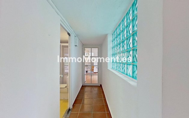 Wiederverkauf - Freistehende Villa -   Inländisch - Alhaurín el Grande Centro