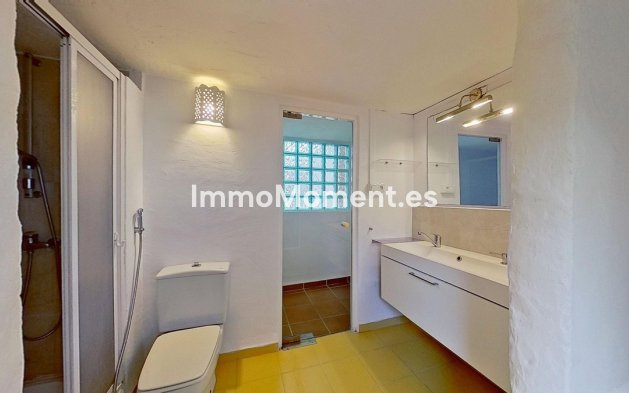 Wiederverkauf - Freistehende Villa -   Inländisch - Alhaurín el Grande Centro