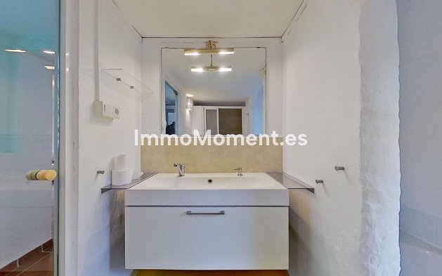 Wiederverkauf - Freistehende Villa -   Inländisch - Alhaurín el Grande Centro