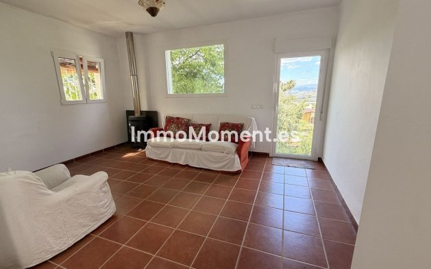 Wiederverkauf - Freistehende Villa -   Inländisch - Alhaurín el Grande Centro