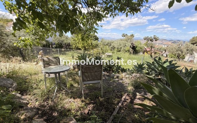 Wiederverkauf - Freistehende Villa -   Inländisch - Alhaurín el Grande Centro