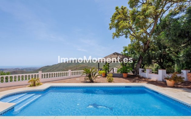 Wiederverkauf - Freistehende Villa -   Inländisch - Alhaurín el Grande Centro