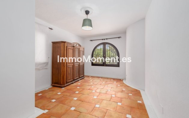 Wiederverkauf - Freistehende Villa -   Inländisch - Alhaurín el Grande Centro