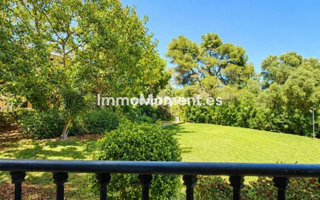Resale - Apartment - Marbella - Puerto Banús
