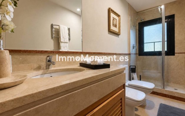 Resale - Apartment - Marbella - Puerto Banús
