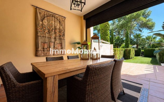 Resale - Apartment - Marbella - Puerto Banús