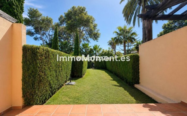 Resale - Apartment - Marbella - Puerto Banús