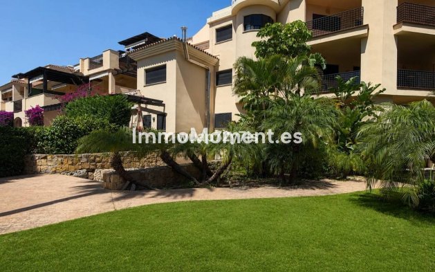 Resale - Apartment - Marbella - Puerto Banús