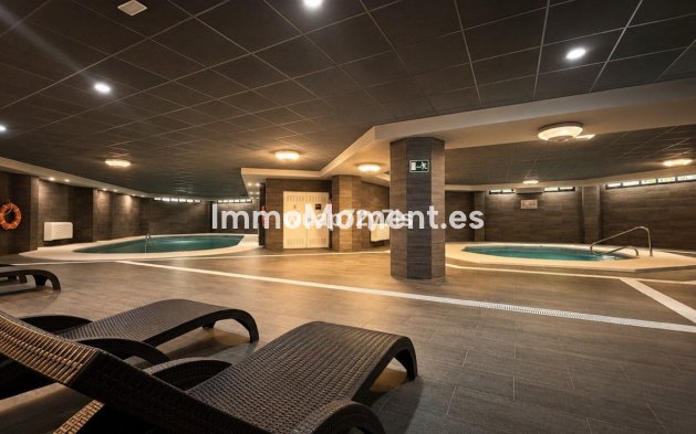 Resale - Apartment - Marbella - Puerto Banús