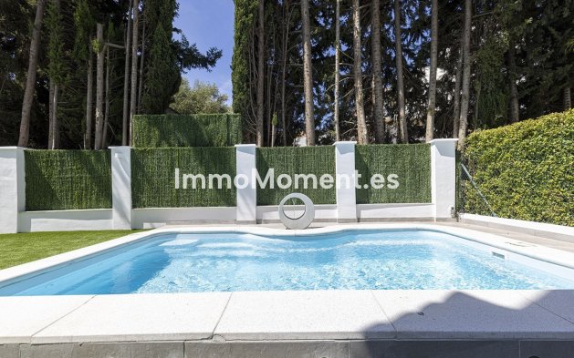 Resale - Detached villa - Estepona - Estepona Centro