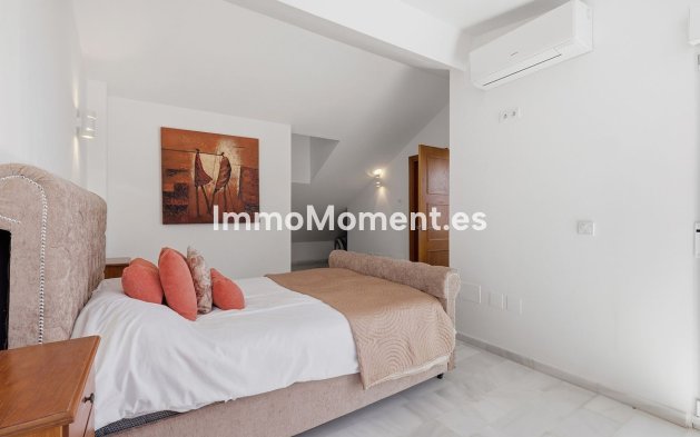 Resale - Detached villa - Estepona - Estepona Centro