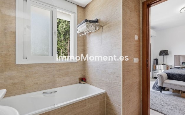 Resale - Detached villa - Estepona - Estepona Centro