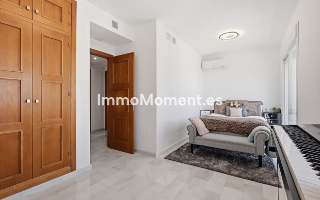 Resale - Detached villa - Estepona - Estepona Centro