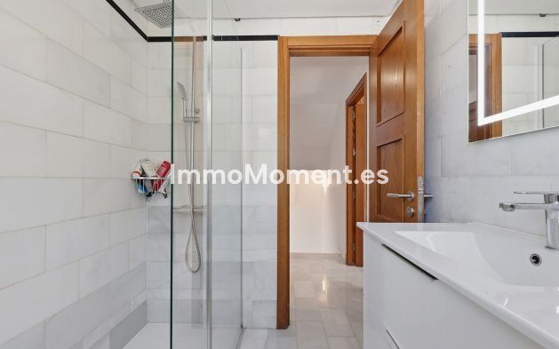Resale - Detached villa - Estepona - Estepona Centro