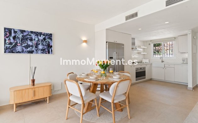 Resale - Townhouse - Marbella - Altos de los Monteros