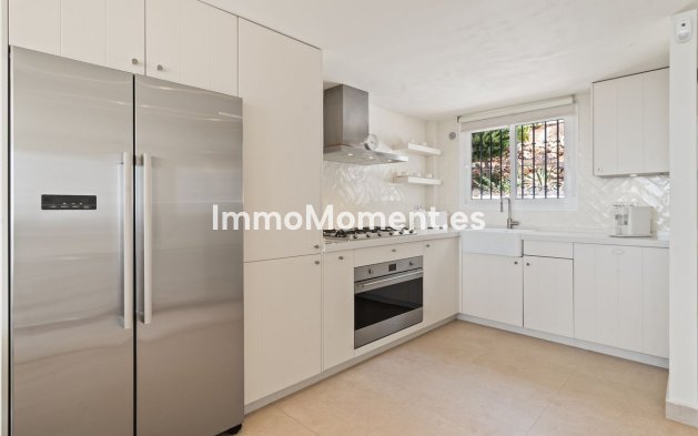 Resale - Townhouse - Marbella - Altos de los Monteros