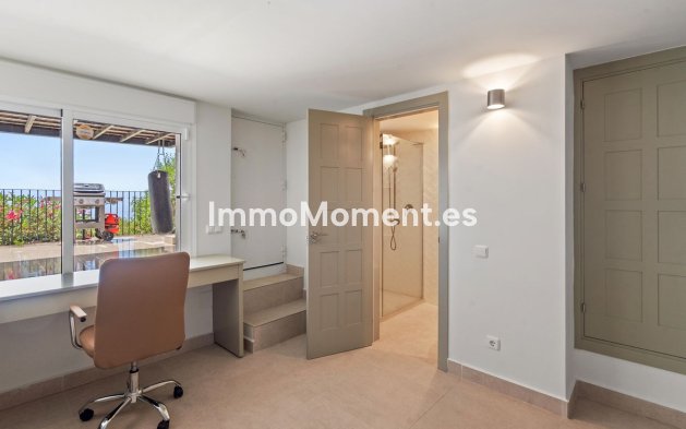 Resale - Townhouse - Marbella - Altos de los Monteros