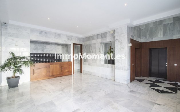 Resale - Apartment - Marbella - La Campana