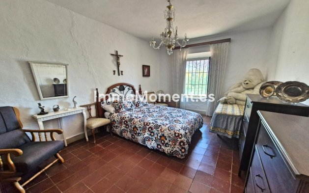 Resale - Country house - Málaga - Campanillas