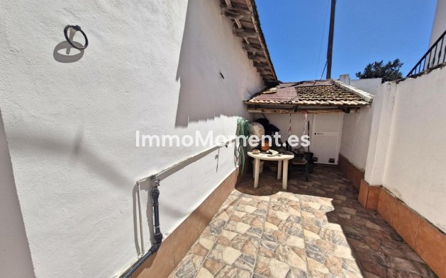 Resale - Country house - Málaga - Campanillas