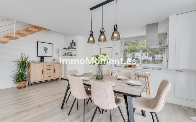 Wiederverkauf - Freistehende Villa - Estepona  - Cancelada