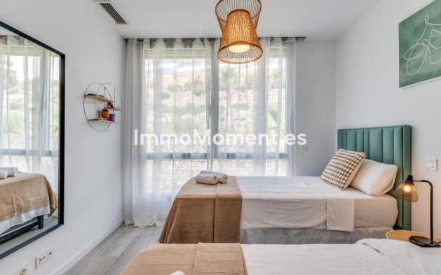 Wiederverkauf - Freistehende Villa - Estepona  - Cancelada