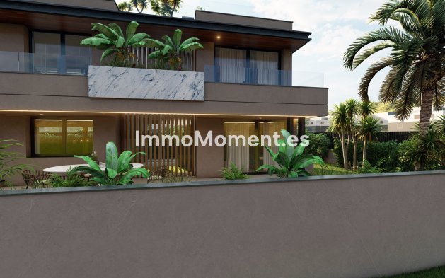 Obra nueva - Villa independiente - Fuengirola