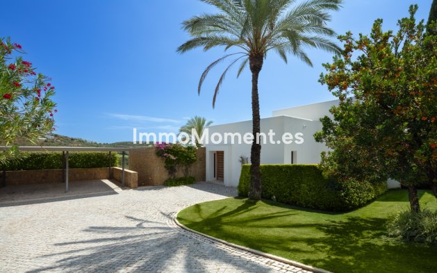 New Build - Detached villa - Casares