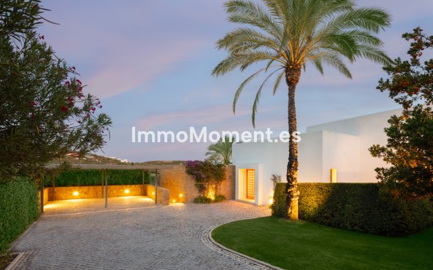 New Build - Detached villa - Casares