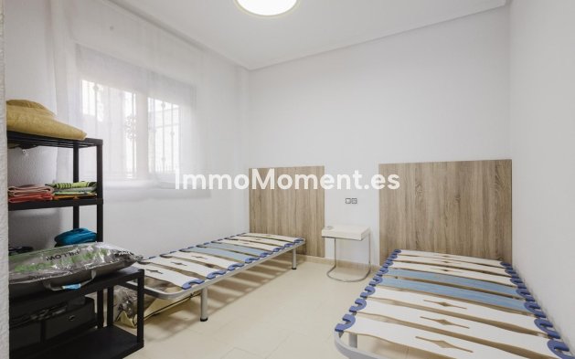 Resale - Detached villa - Torrevieja - Aguas Nuevas