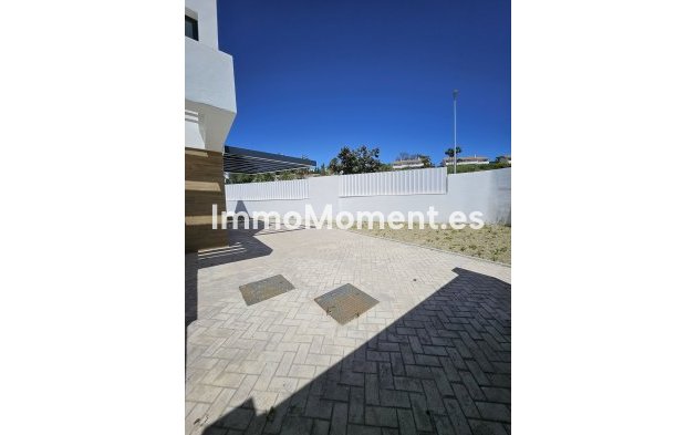 Resale - Detached villa - Estepona - Atalaya