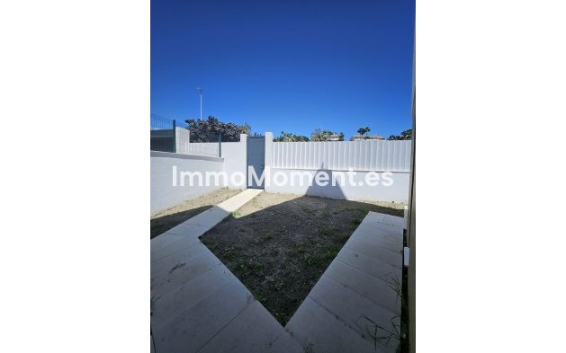 Resale - Detached villa - Estepona - Atalaya