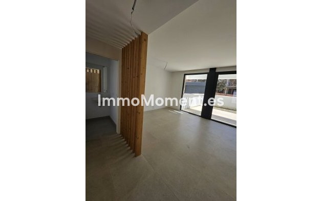 Resale - Detached villa - Estepona - Atalaya