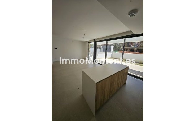 Resale - Detached villa - Estepona - Atalaya