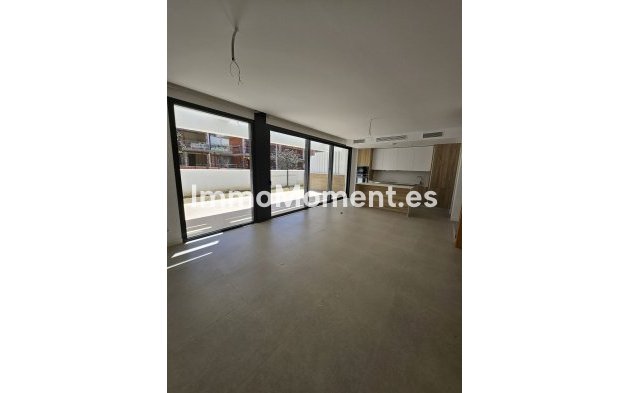 Resale - Detached villa - Estepona - Atalaya