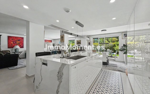 Resale - Apartment - Sotogrande