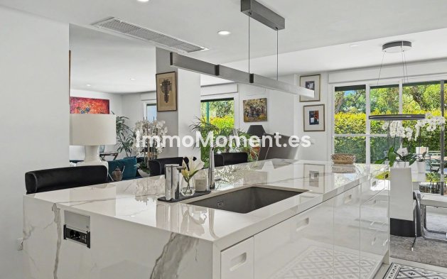Resale - Apartment - Sotogrande