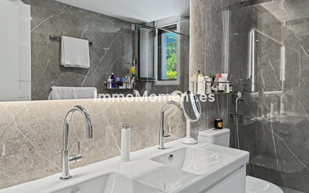 Resale - Apartment - Sotogrande