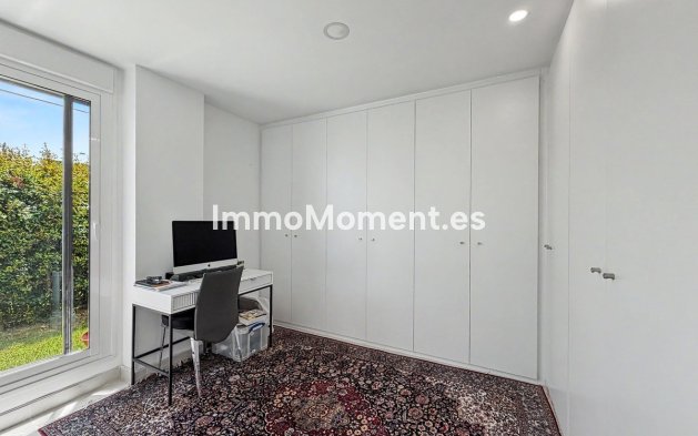 Resale - Apartment - Sotogrande