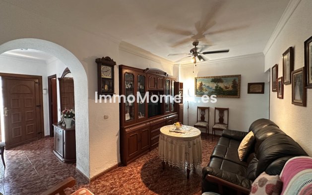 Reventa - Villa independiente - Málaga - Málaga Centro