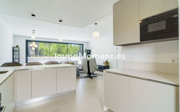 Wiederverkauf - Freistehende Villa - Estepona  - Estepona Centro