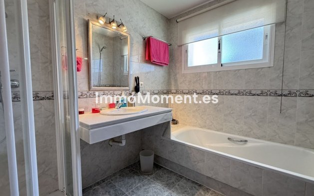 Bestaande woning - Vrijstaande villa - Binnenland  - Coín